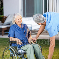 Kerekesszékek, mopedek